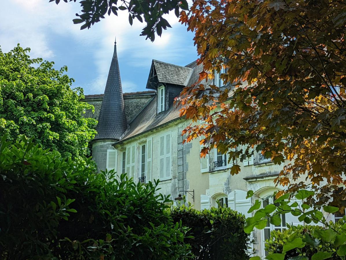 Logis Des Tourelles Bed and Breakfast Cognac Eksteriør billede