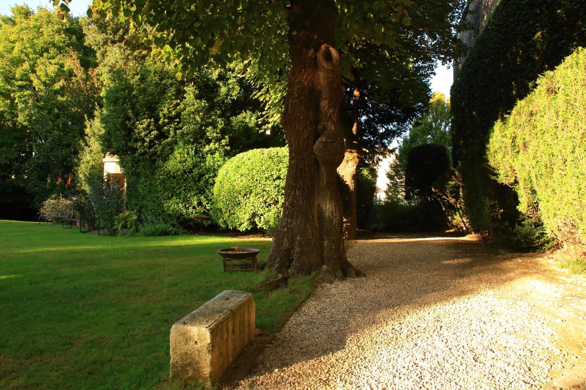 Logis Des Tourelles Bed and Breakfast Cognac Eksteriør billede